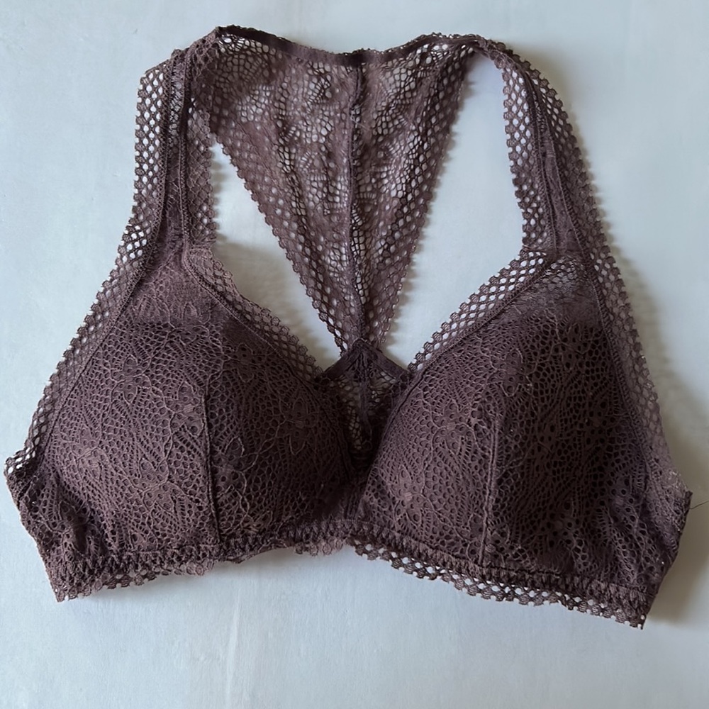 Victoria’s Secret Racerback Lace Bralette in Size M Pretty Muted Purple